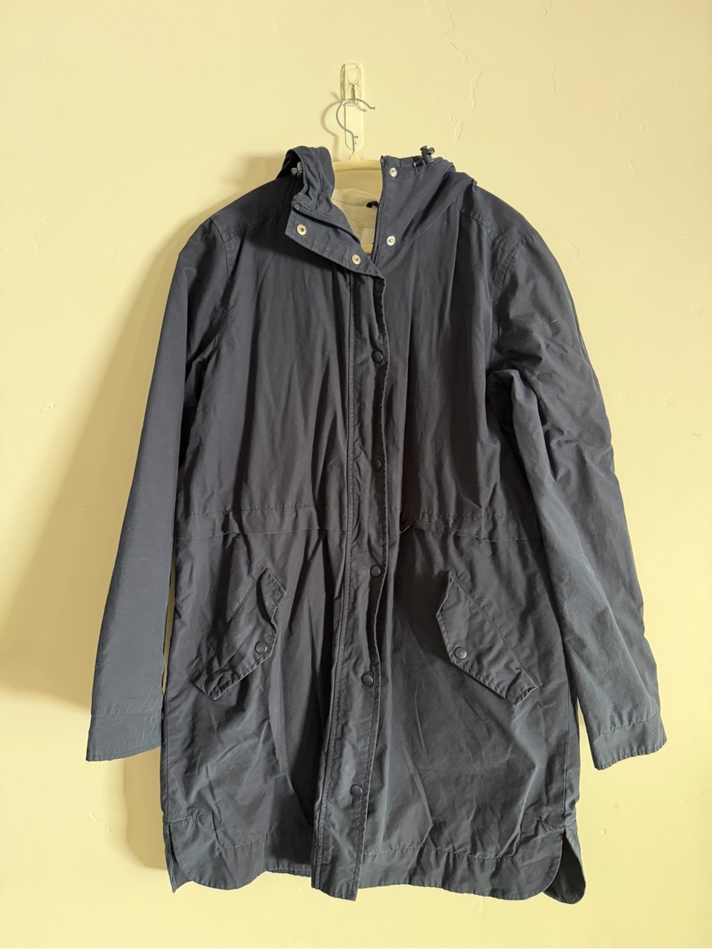 Old Navy White and Navy Hooded Jacket Label View